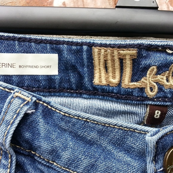 Kut | Catherine Boyfriend shorts size 8 - Picture 3 of 5